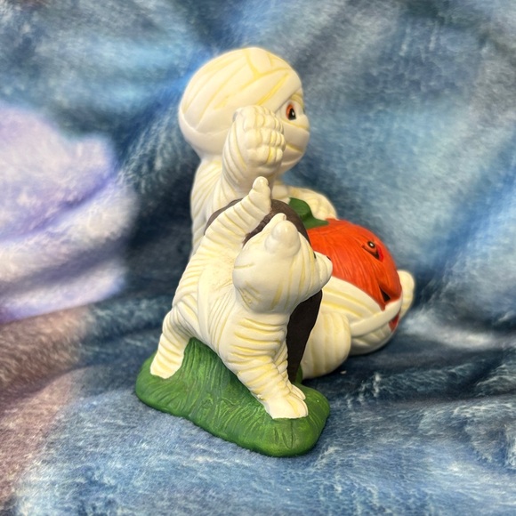 Vintage Halloween Mummy and Friends Pumpkin Figurine - Picture 5 of 7
